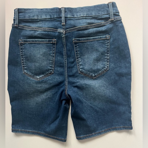 Falls Creek Women’s Denim Bermuda Jean Shorts Size 10 NWT - Picture 2 of 4